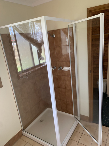 Bathroom 3, Newell Motor Inn - Narrandera, Narrandera