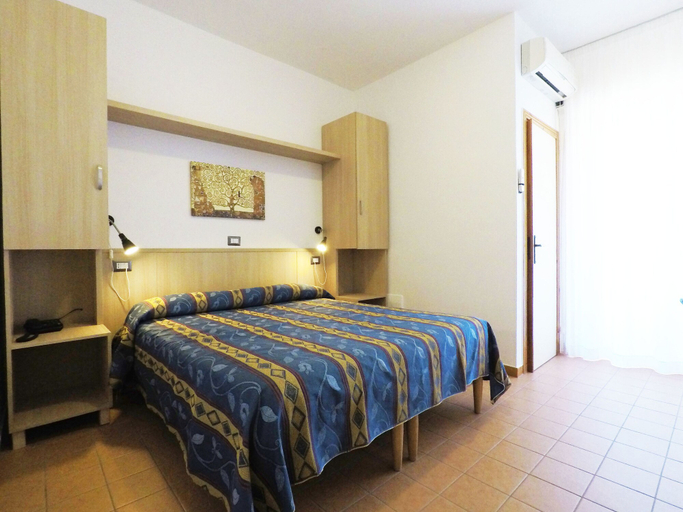 Bedroom 3, Hotel La Vetta Europa, Bari