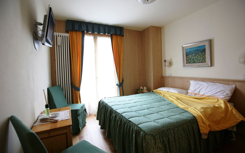 Bedroom 3, Meuble Cima Bianca Garni, Sondrio