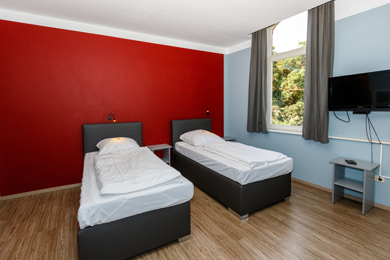 Bedroom 2, Aparthotel Sarstedter Hof, Hildesheim