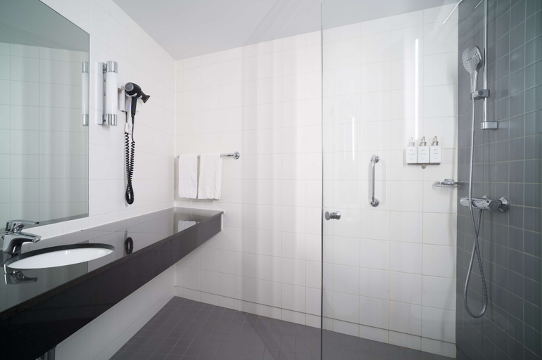 Bathroom 5, Radisson Hotel & Conference Centre Oslo Airport, Ullensaker
