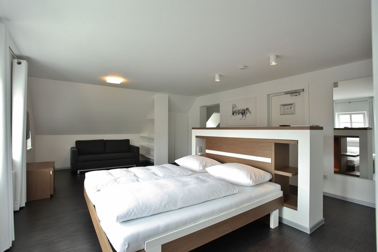 Bedroom 5, Achtender, Reutlingen