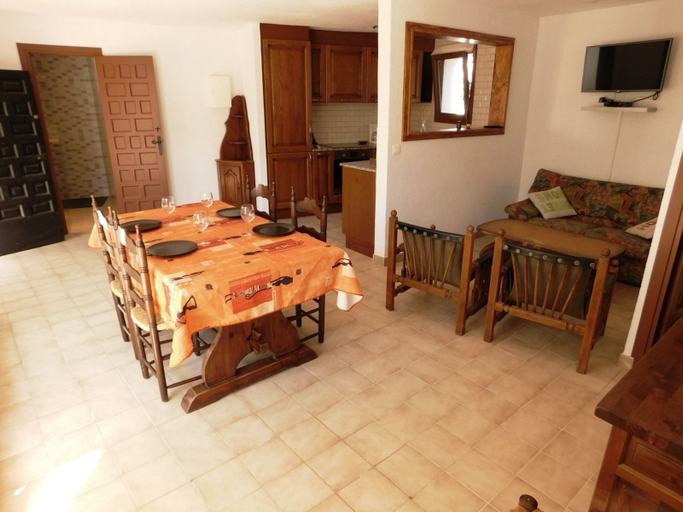 Others 5, Apartamento Poblat Tipic - A191, Girona