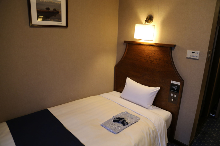 Bedroom 3, Hotel New Station, Matsumoto