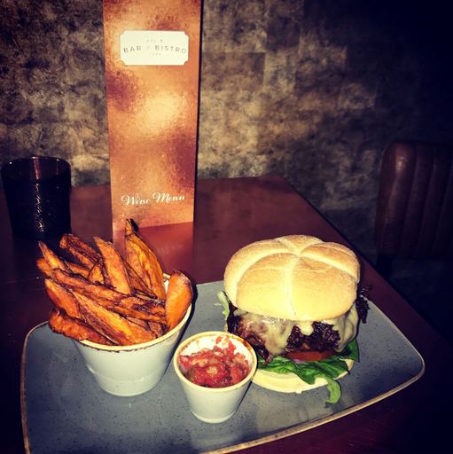 Food & Drinks 5, Lil's Bar and Bistro, York