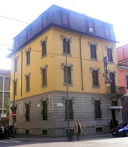 Hotel 2000, Milano