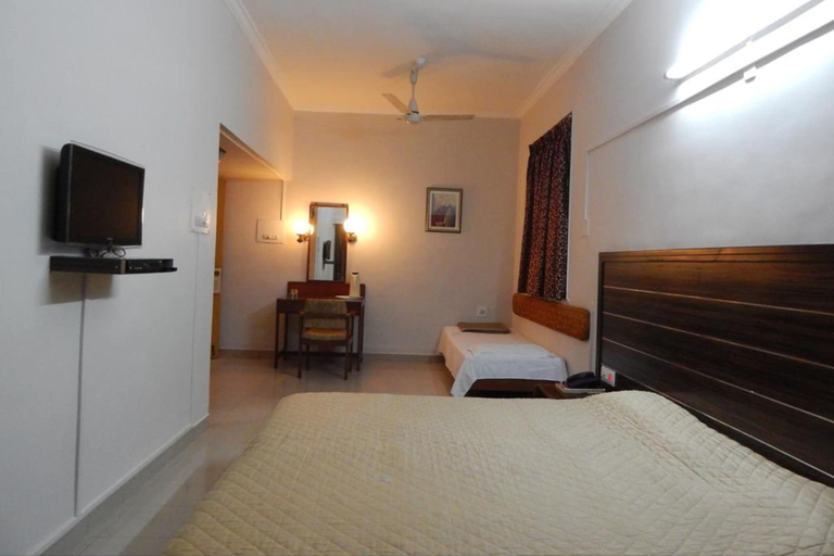 Bedroom 3, Hotel Raviraj, Pune
