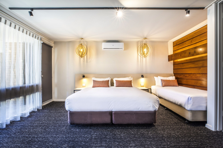 Bedroom 5, Nightcap at Gateway Hotel, Corio - Inner