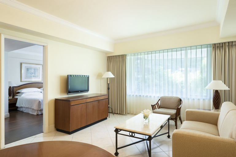 Bedroom 4, Sheraton Surabaya Hotel and Towers, Surabaya