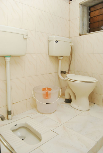 Bathroom 4, New Shahana - Hostel, Mumbai Suburban