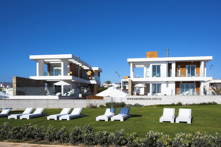 Exterior & Views 2, Paradise Cove Beach Villas