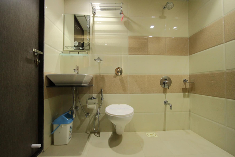 Bathroom 4, Hotel Flair Inn, Ahmadabad