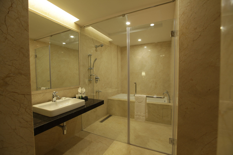 Bathroom 4, UVA Meridian bay resort and spa, Udupi