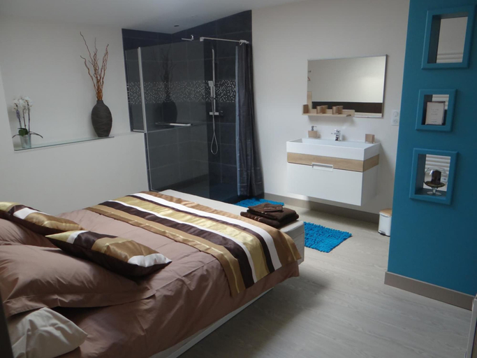 Bedroom 2, Le Grillage a Poules, Charente