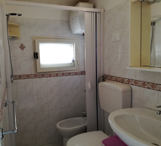 Bathroom 4, Vie Apartment, Ragusa
