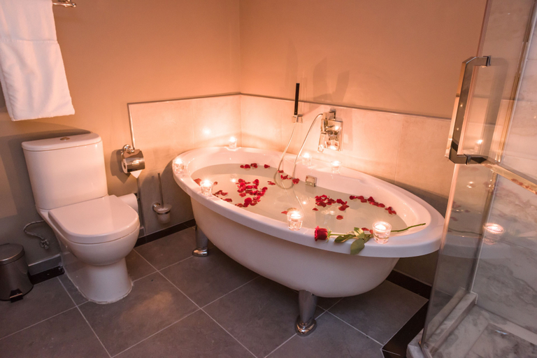 Bathroom 4, Flamingo Villa Boutique Hotel, Walvisbay Urban