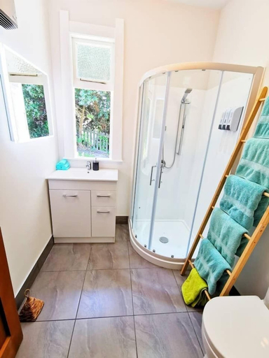 Bathroom 4, 180 Degrees sea view house, Waitaki