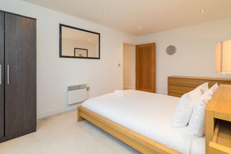 Bedroom 2, Austin David Apartments - New Island, London
