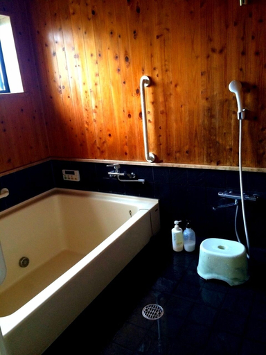 Bathroom 4, Guest House Darumaya - Hostel, Nishinoshima