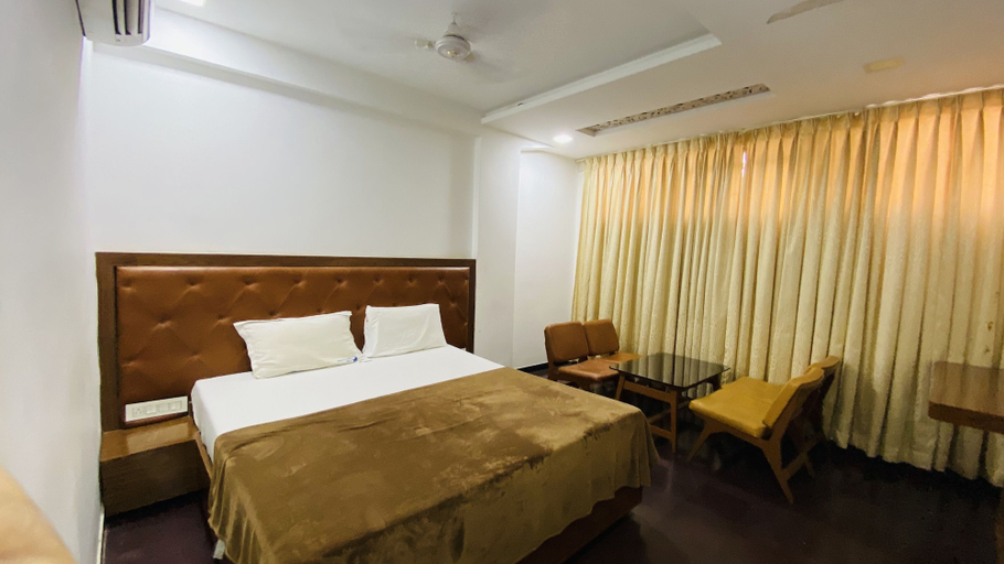 Bedroom 3, Amaravathi Hotel, Guntur