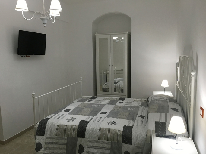 Bedroom 4, Il Peccato Originale, Matera