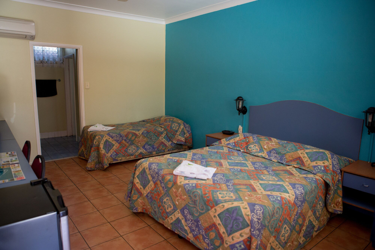 Bedroom 3, Adobe Motel, Cairns