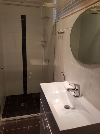 Bathroom 3, Tantarra Guest House, Lake Macquarie - North