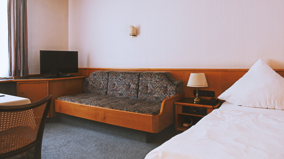 Bedroom 4, Hotel Goldinger, Kaiserslautern