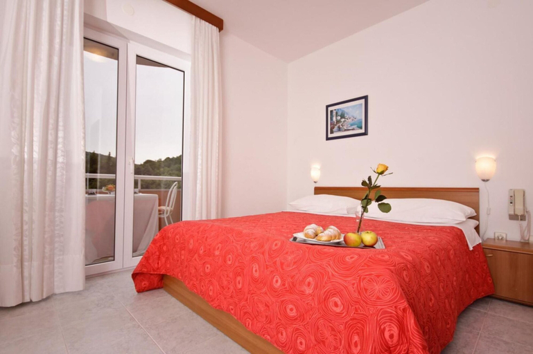 Bedroom 4, Hotel Carmen, Marčana