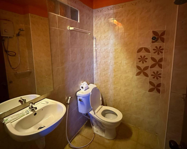 Bathroom 5, Archaic House, Siem Reap
