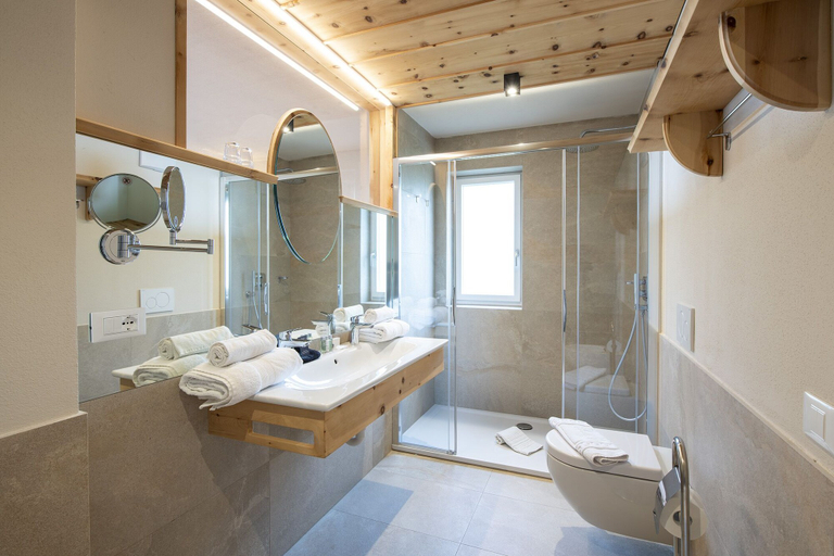 Bathroom 3, Berghotel Jochgrimm - Your hoome in the Dolomites, Bolzano