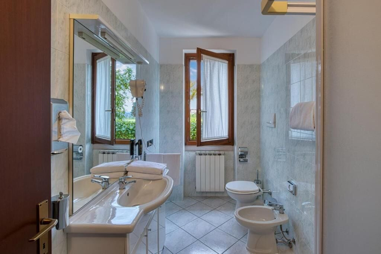 Bathroom 4, Villa Camporosso, Verona