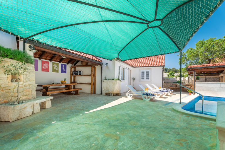 Exterior & Views 2, Holiday Home Skrika, Supetar