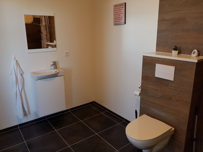 Bathroom 4, Skálatjörn Guesthouse, Villingaholtshreppur