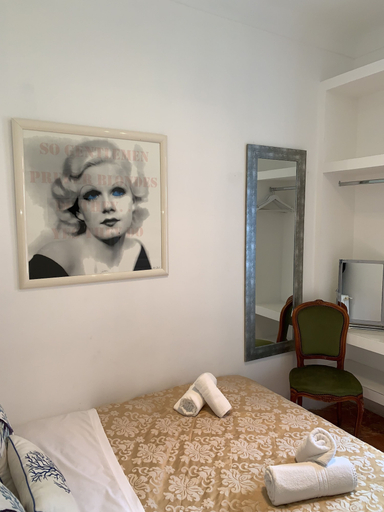 Bedroom 4, Hotel Normandy, Alpes-Maritimes