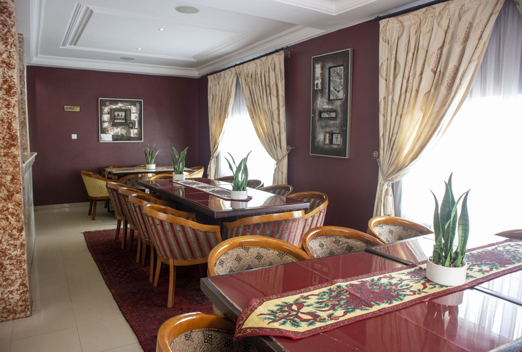 Food & Drinks 4, His Majesty's Hotel and Apartments, Accra