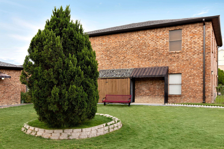 Exterior & Views 2, Super 8 by Wyndham Universal City, Bexar