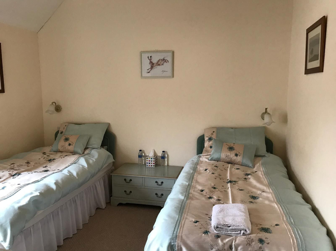 Bedroom 2, The Carew Arms, Somerset