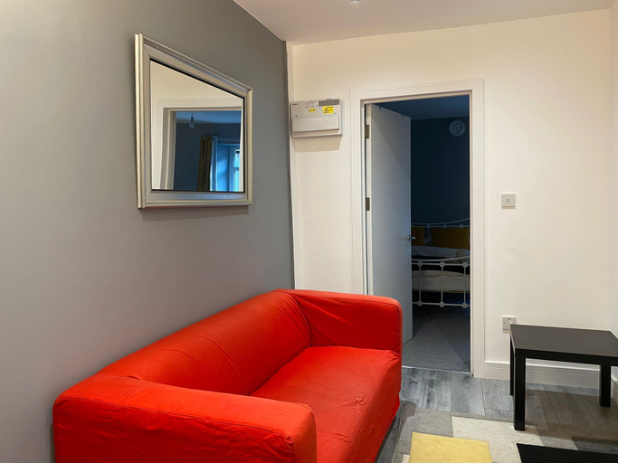 Others 4, Bridgend Central 2-bed Apartment, Bridgend