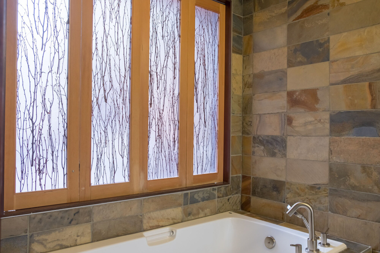 Bathroom 3, Sunshine Mountain Lodge, Division No. 15