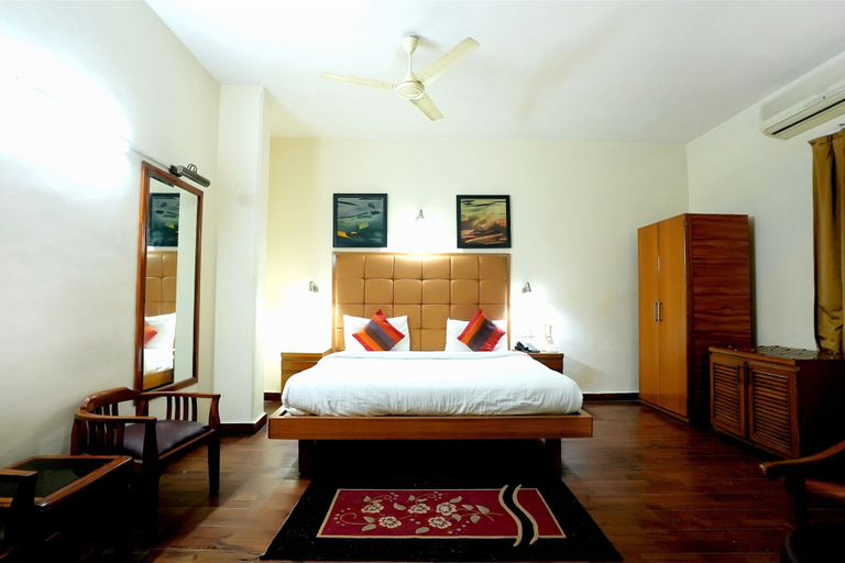 Others 5, Hotel Oscar, Delhi