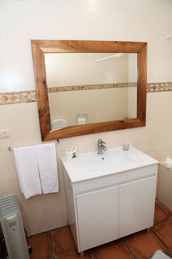 Bedroom 4, Batalha House by Green Vacations, Ponta Delgada