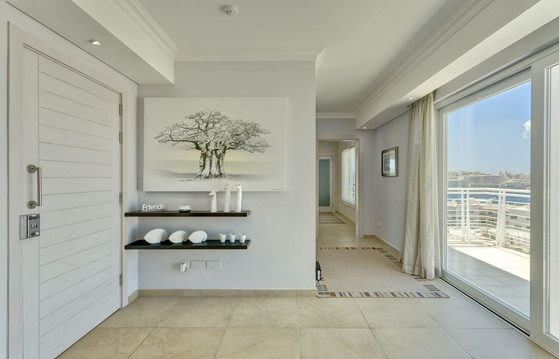 Others 5, Luxury Apartment inc Pool & Views