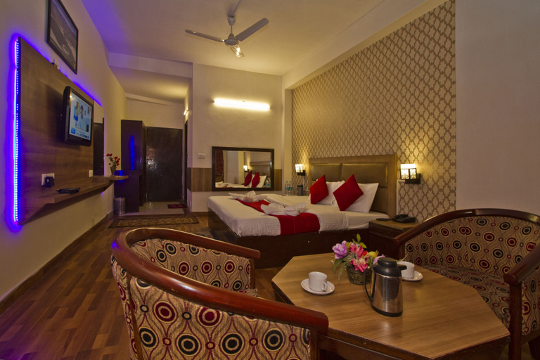 Bedroom 3, Hotel Sitara international, Kullu