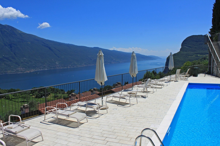 Outdoor pool 5, La Quiete Anna Holideal, Brescia