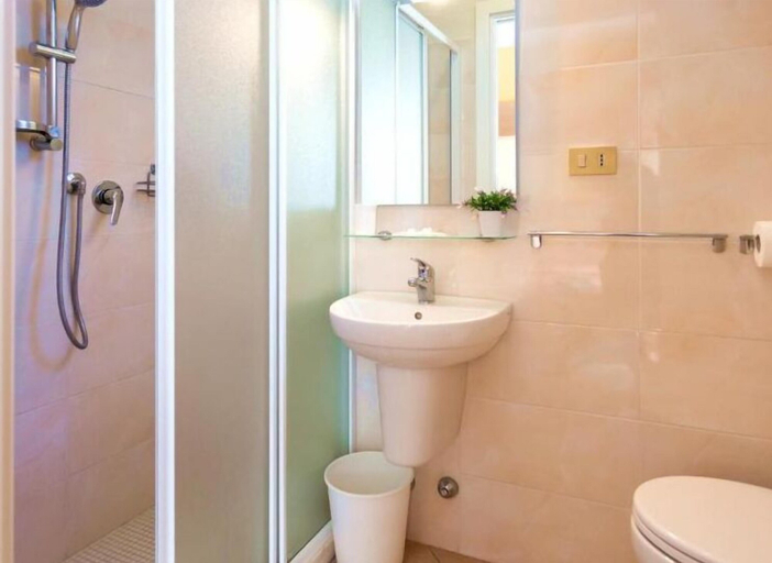 Bathroom 4, Hotel Originale, Rimini