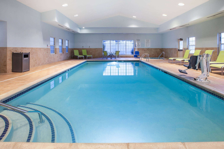 Sport & Beauty, Wingate by Wyndham Roseville/Detroit, Macomb