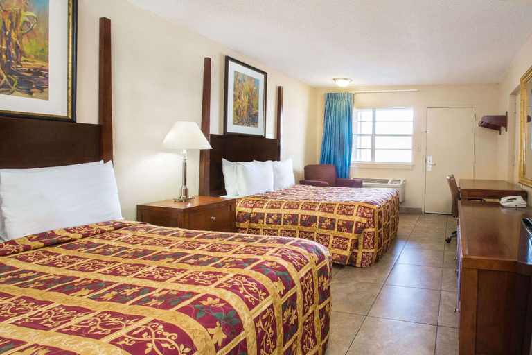 Bedroom 4, Knights Inn Orlando, Orange