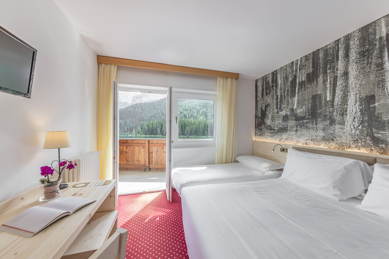 Bedroom 3, Hotel Sorapiss, Belluno