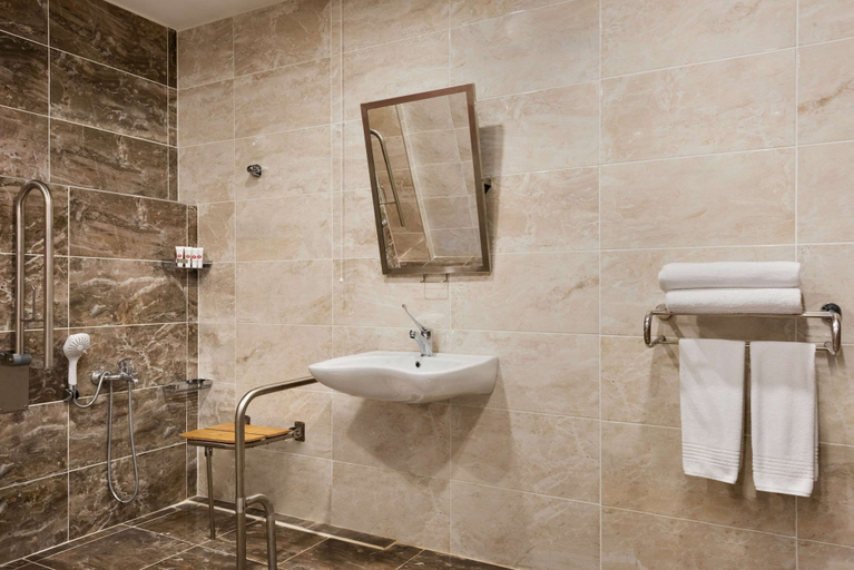 Bathroom 5, Ramada by Wyndham Giresun Piraziz, Piraziz